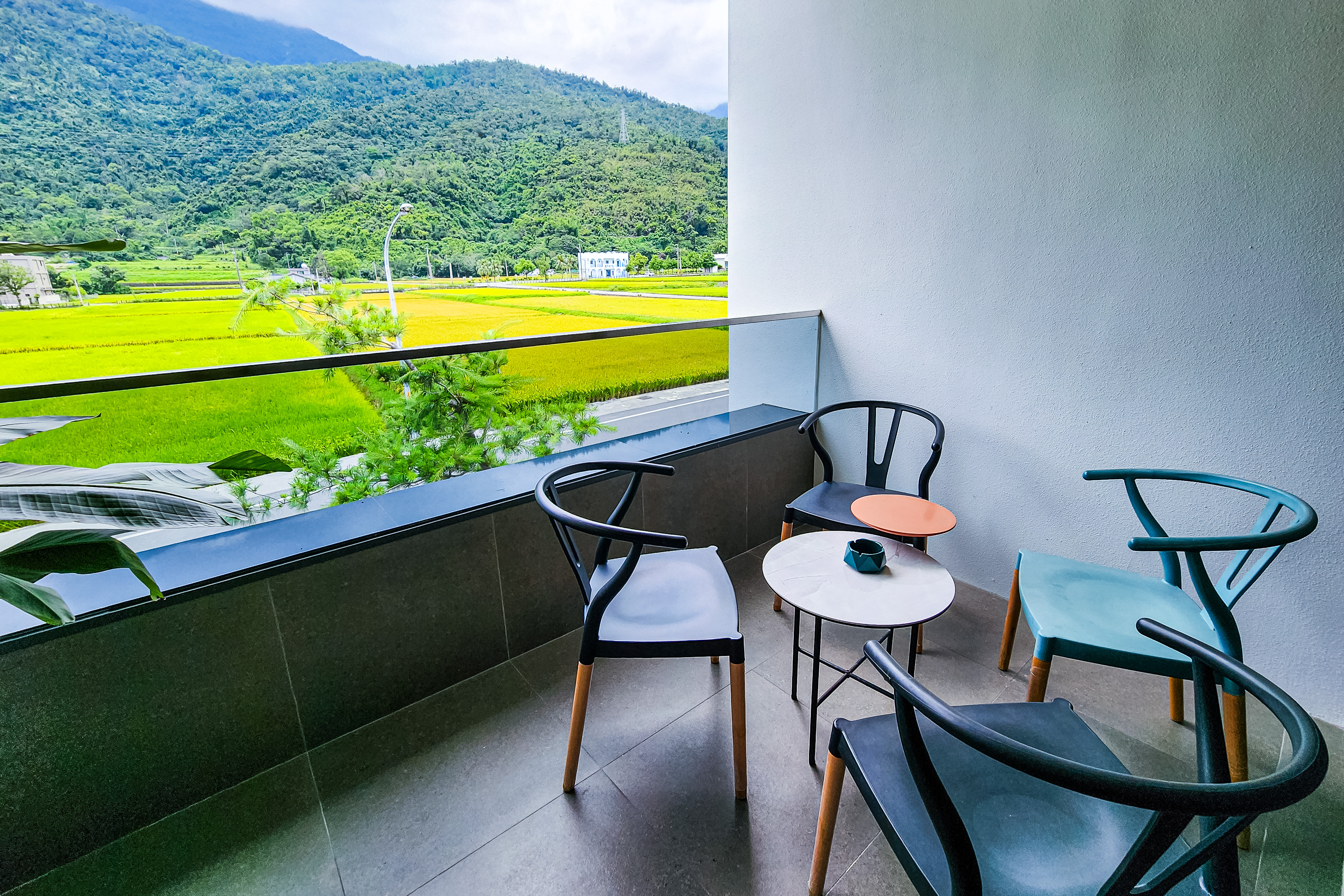 茶田關舍 貳館中的「茶秧山景四人房」客房 第6張照片