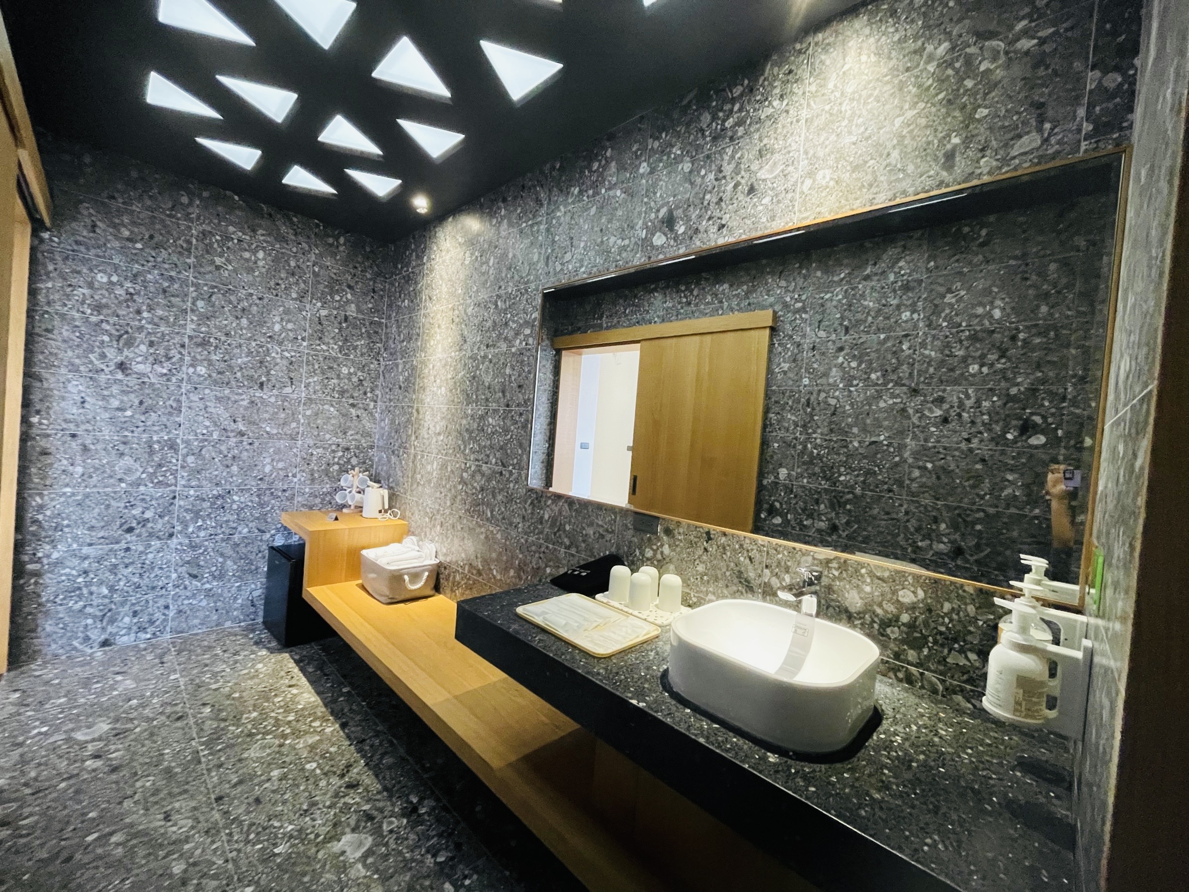 茶田關舍 貳館中的「茶稻四人房」客房 第6張照片